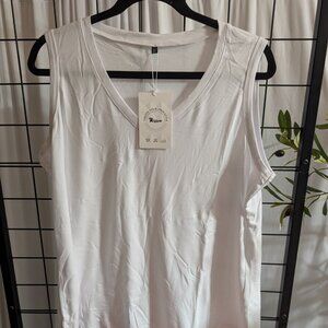 Riyiper Women's V Neck Tank Top - White- XL NWT